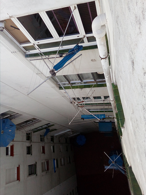 Imagen. Bajante de fibrocemento en una comunidad de vecinos