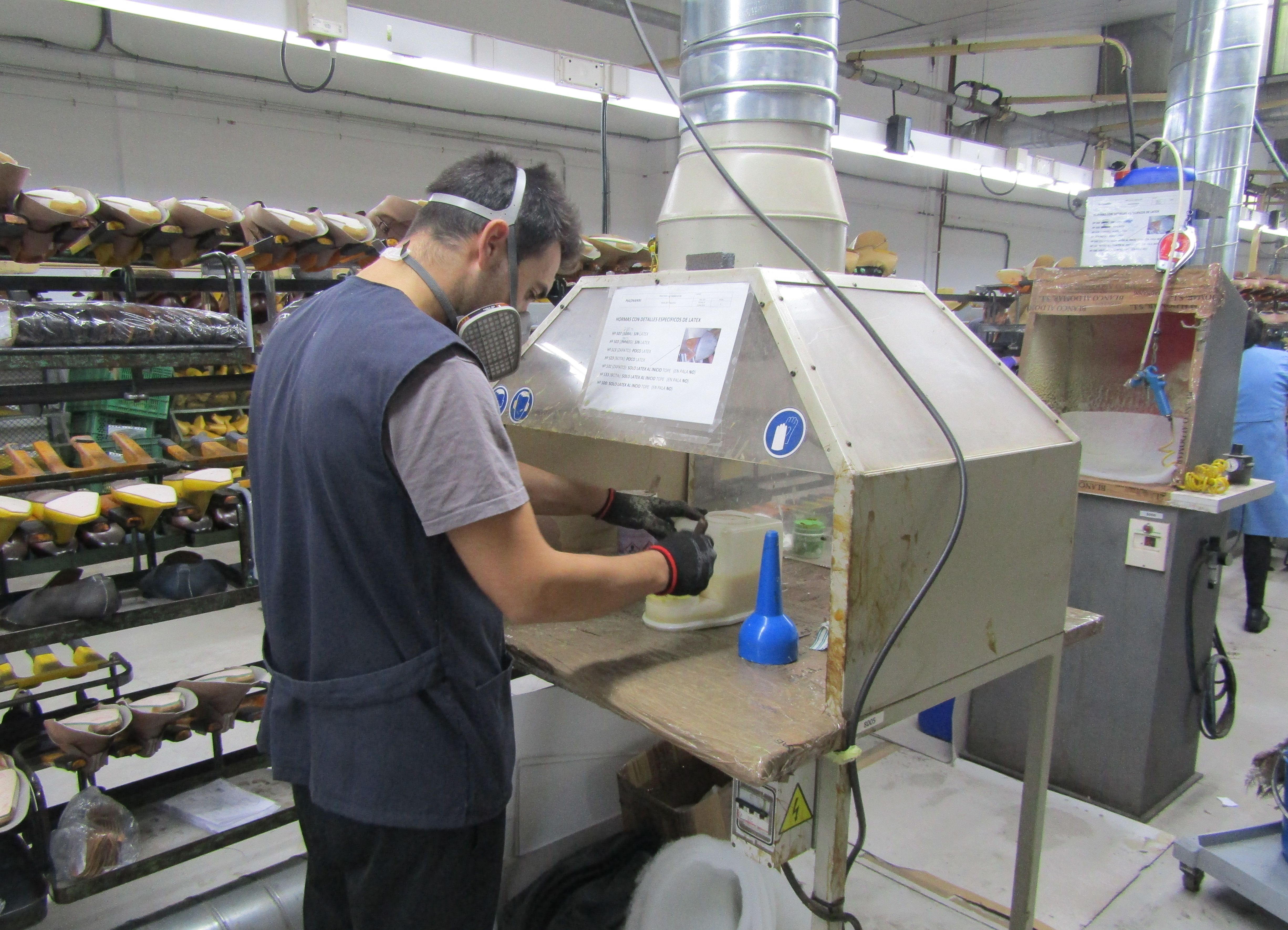 Aplicación de adhesivos